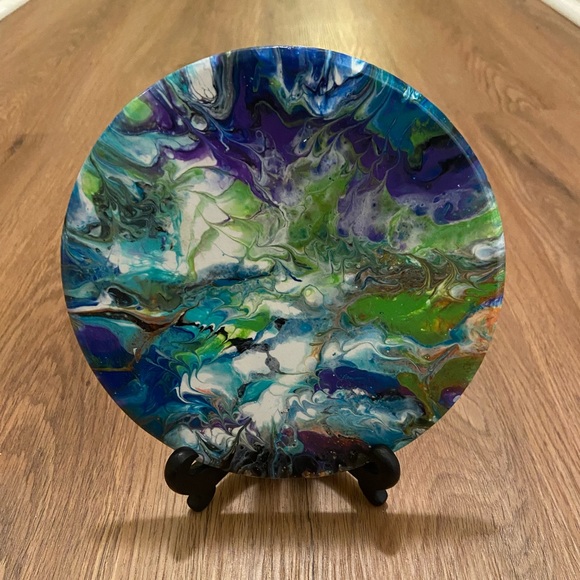 Acrylic paint pour on wood disk - Picture 2 of 11